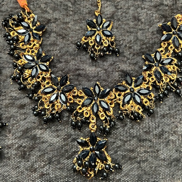 Indian Pakistani jhumka necklace earrings set - Picture 9 of 16